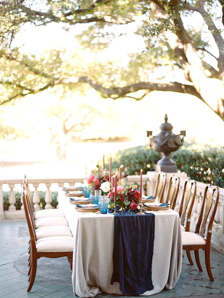 Navy and burgundy tablescape at a Dallas outdoor elopement