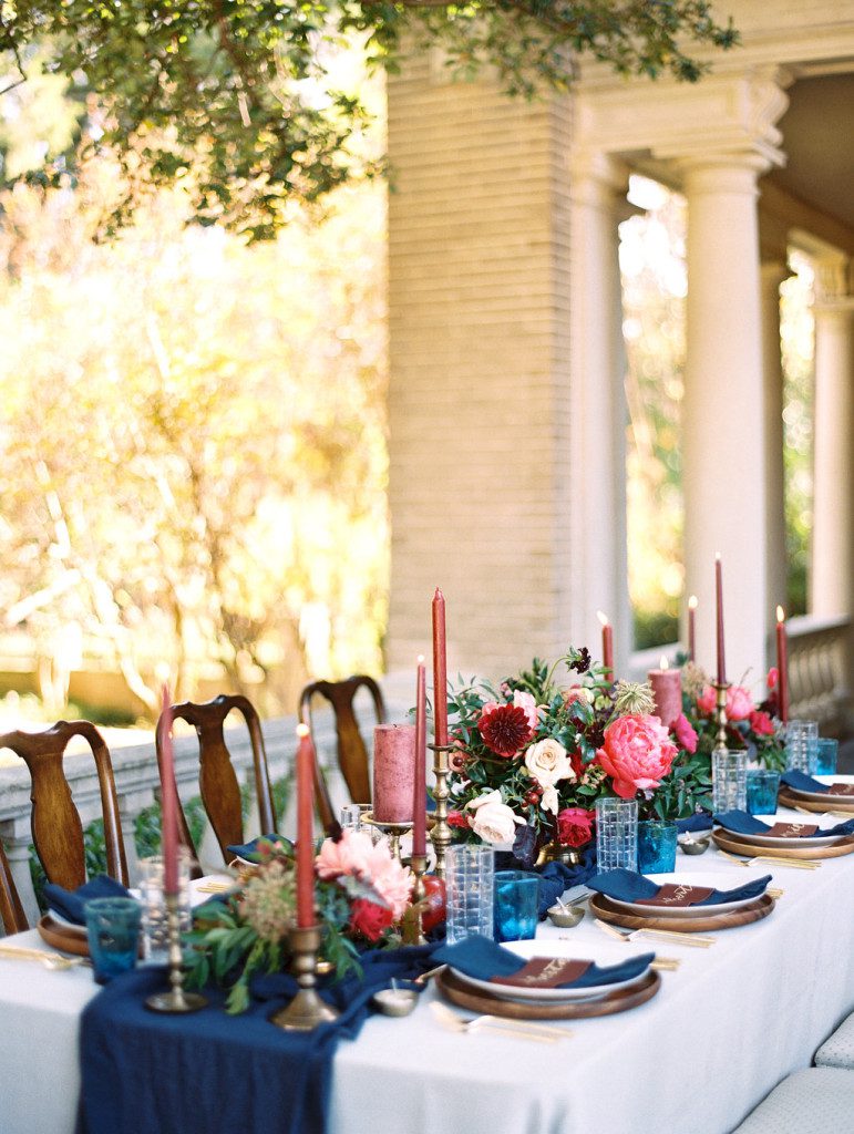 Navy and burgundy tablescape at a Dallas outdoor elopement