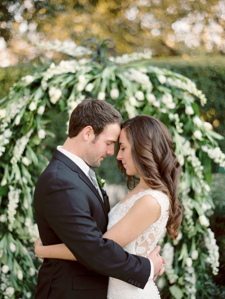 Outdoor wedding planner Birds of a Feather Events  at a Dallas elopement at the Aldredge House