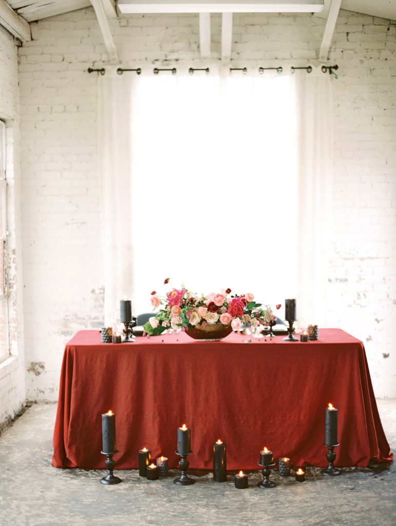 Sweetheart table with marsala linen Pantone color of the year 2015